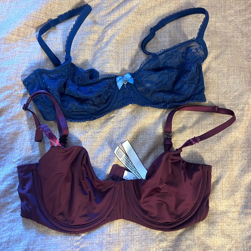 2 unlined Victoria’s Secret bras